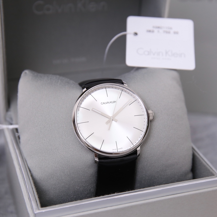 CK-16 Ck男士腕表，秉承Ck简约风格 上手大气质量极佳；尺寸：40mm；作为时尚界的知名品牌 我