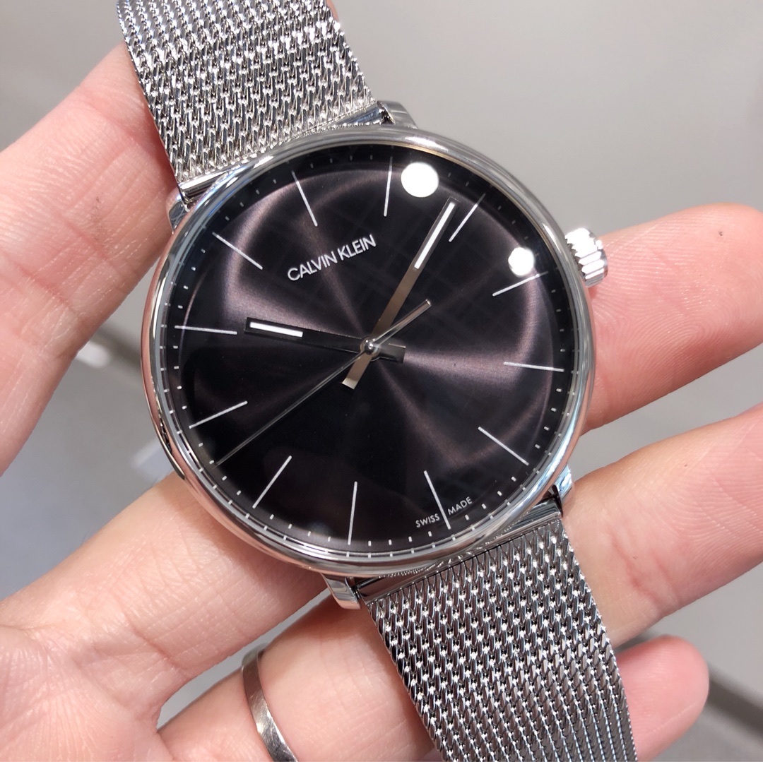 CK-14 Ck男士腕表，秉承Ck简约风格 上手大气质量极佳；尺寸：40mm；作为时尚界的知名品牌 我
